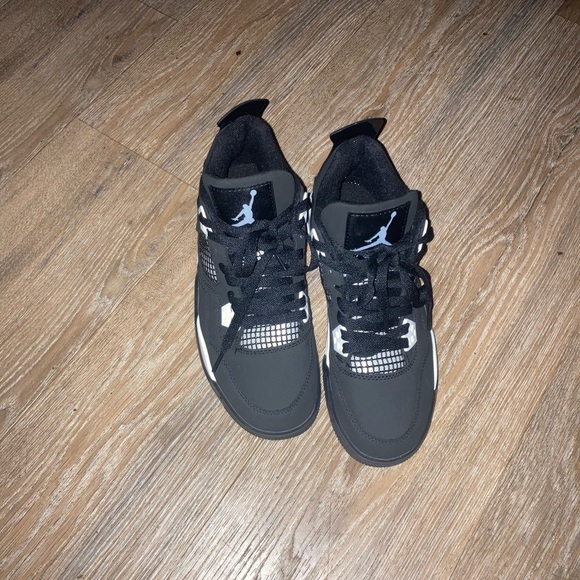 Brandnew Jorden’s - Picture 2 of 3